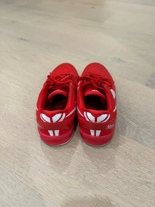 Nike Kobe 8 GS in Men's Shoes in City of Toronto - Image 3