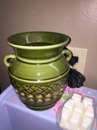 PartyLite green scented ceramic Oil wax warmer