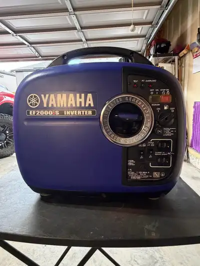 Yamaha EF2000iS Suitcase Generator/Inverter Very good condition, well taken care of. Comes with cove...