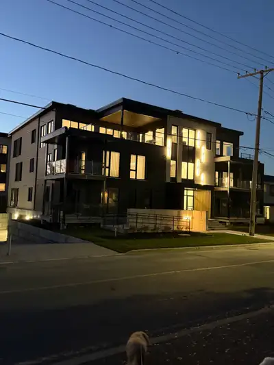 70% déjà LOUÉ Découvrez ces condos exceptionnels disponibles à la location, dotés d'aménagements mod...