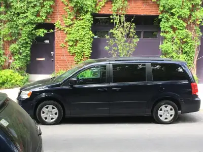 Includes both sets of tires (summer and winter). Recent 2025 SAAQ Mechanical Inspection Test Passed....