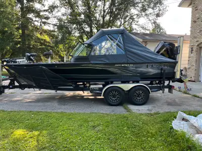 2022 Lund impact xs 225 mercury v6 130 hours (and counting) Boat comes with brand new terrova 80 24v...