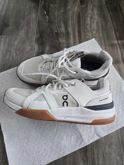 Youth ON "The Roger" Tennis Shoes good for women size W6, View more