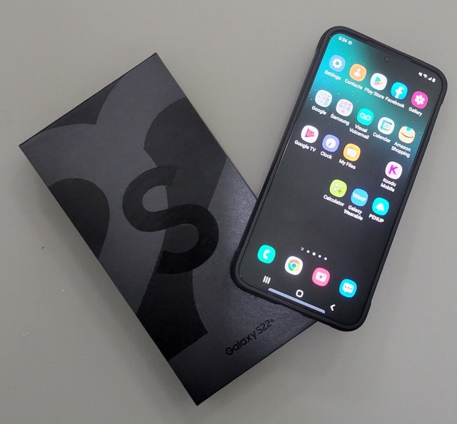Samsung Galaxy S22 plus 256 black unlocked Cell Phones Ottawa Kijiji