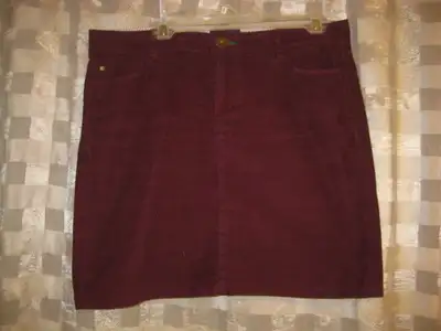 Tommy Hilfiger Burgundy Corduroy mini Skirt - size 10, View more