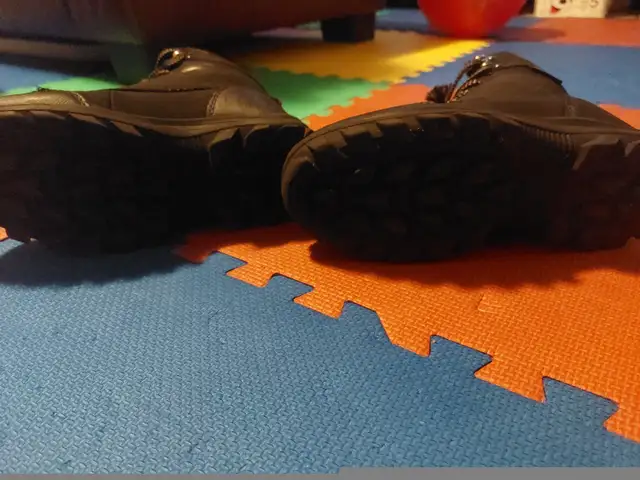 Monster boy's  snow suit size 12 and winter boots size 6 and 7 in Kids & Youth in Edmonton - Image 8