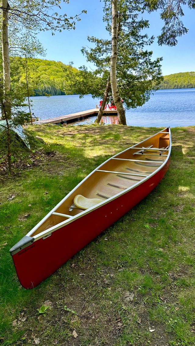 17' Canoe Wenonah Kevlar Sundowner Canoes, Kayaks & Paddles London