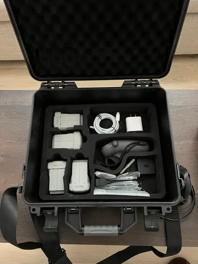 DJI Mini 4 Pro with Fly More Combo and more571967795888793603