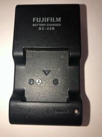 Fujifilm BC45B Camera Battery Charger + NP45A Li-Ion Battery