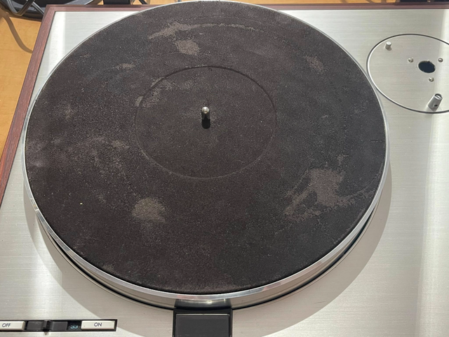 Luxman PD121U 60Hz high-end turntable with original dust cover in Stereo Systems & Home Theatre in Kingston - Image 4
