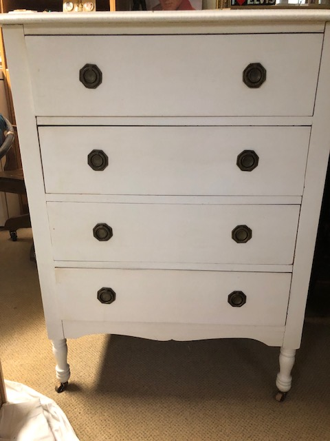 Antique Chest of Drawers in Dressers & Wardrobes in Oshawa / Durham Region - Image 2
