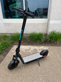 SmooSat Max Electric Scooter 