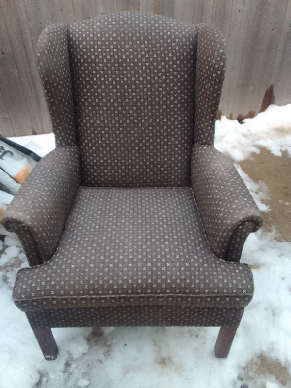 upholstered chairs in Chairs & Recliners in Edmonton - Image 3