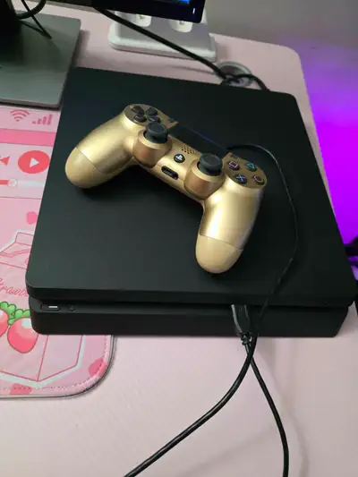 upgraded to 2TB comes with controller, power cable, HDMI, charging cable, 3 games call of duty black...