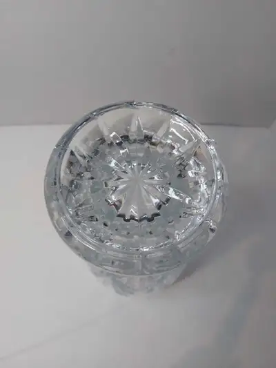 Clear Crystal Cut Flower Glass Vase In excellent like new condition Diameter at the opening 5.5" Hei...
