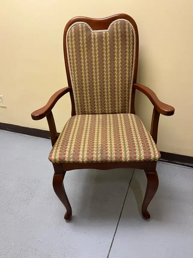 kitchen/ dining room chairs in Chairs & Recliners in Markham / York Region - Image 2