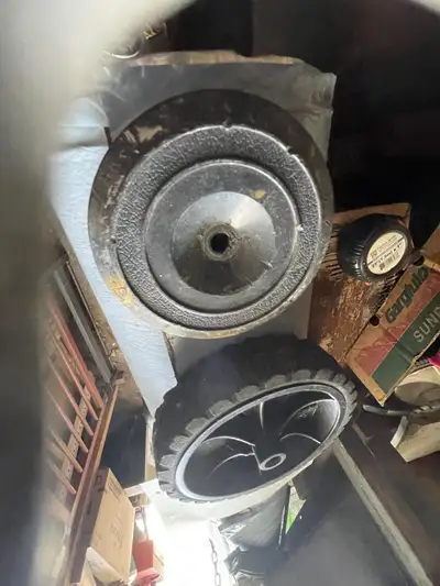 Roue de tondeuse ou autre, View more