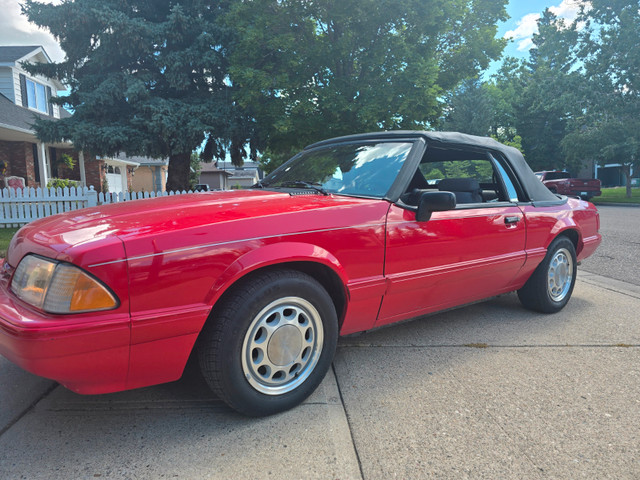 1993 Ford Mustang LX Convertible in Cars & Trucks in Calgary - Image 2