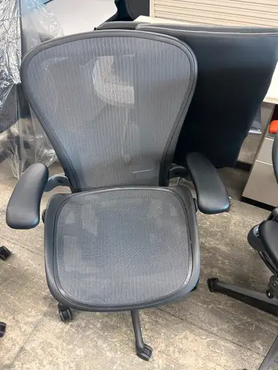 Herman miller Aeron ergonomic office chair in excellent condition size B and size C no lumber basic...