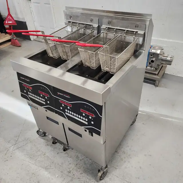 Friteuse Henny Penny Evolution Elite Double Fryer  Model EEG-242 in Industrial Kitchen Supplies in West Island - Image 4