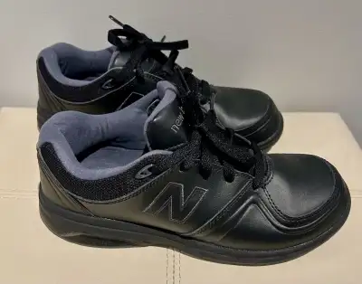 WOMEN RUNNING SHOES NEW BALANCE 813, View more