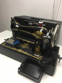 Antique singer sewing machine model 115 (1912y)