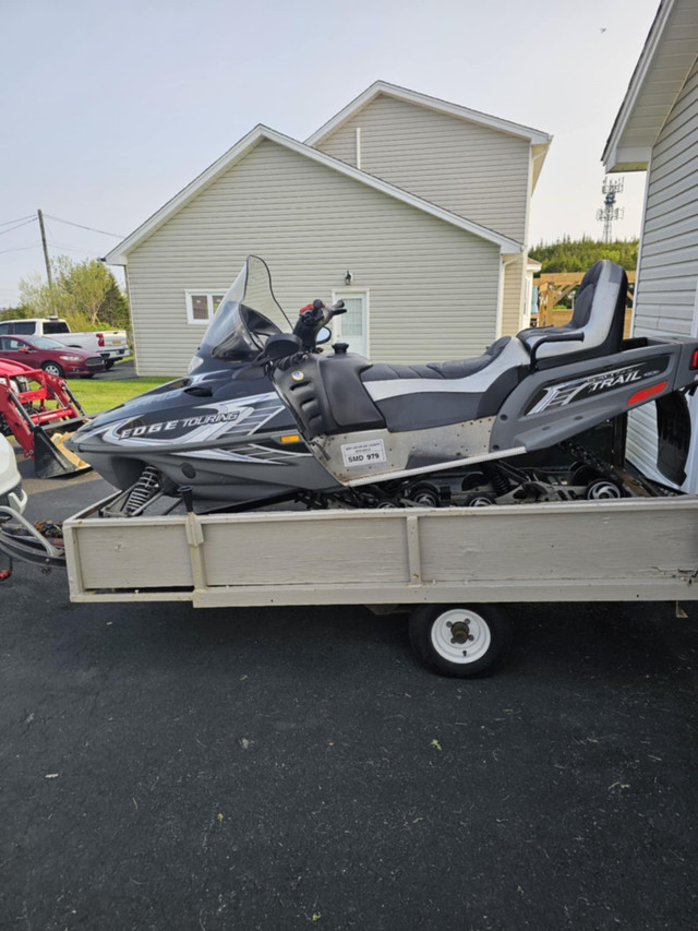 Polaris Edge 550cc like new 2007 With trailer in ATVs in Corner Brook - Image 2