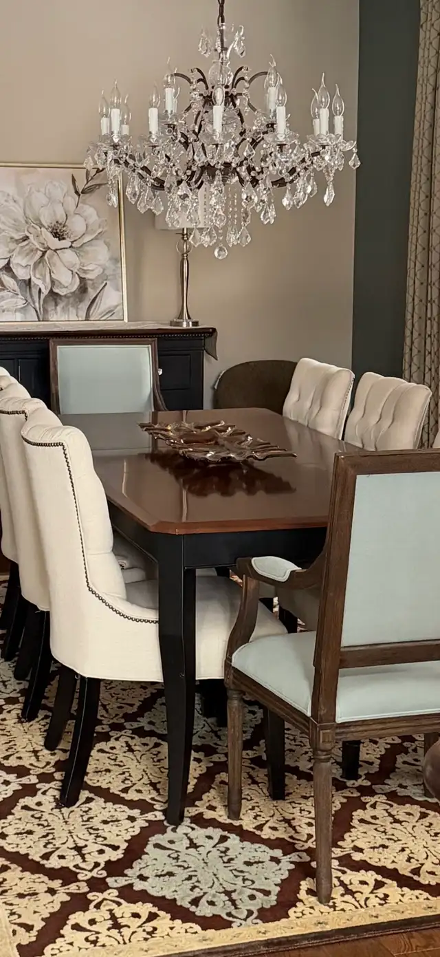 Wooden Dining Room Table in Dining Tables & Sets in Mississauga / Peel Region - Image 3
