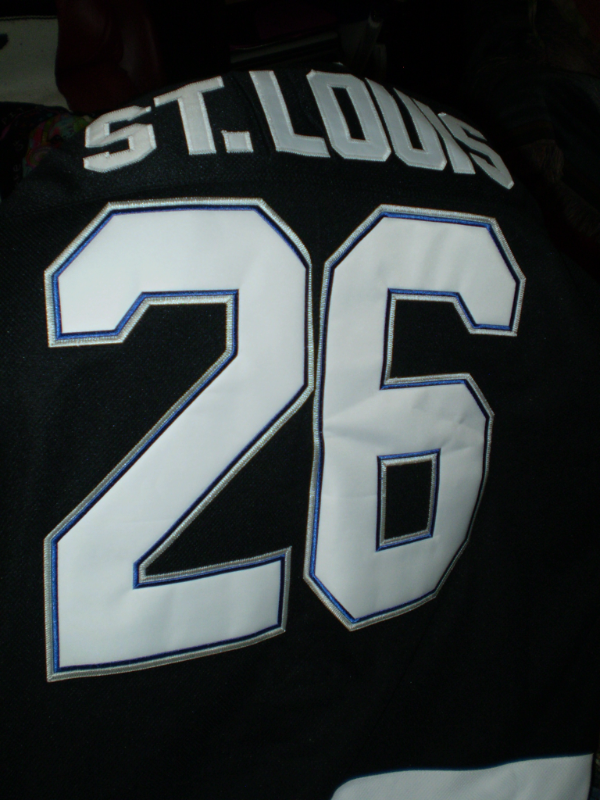 PLUSIEURS  CHANDAILS DE COLLECTIONNEUR LNH NEUFS in Hockey in Drummondville - Image 11