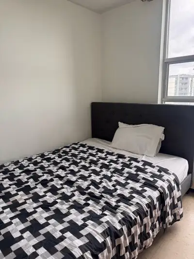ROOM FOR RENT – Etobicoke, Toronto $960/month (utilities included) Available: June 15 Lease: 6 month...