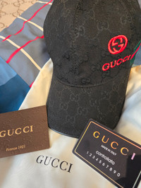 !!! GUCCI HAT ( NEW ) !!!! Size Medium cones with card and bag