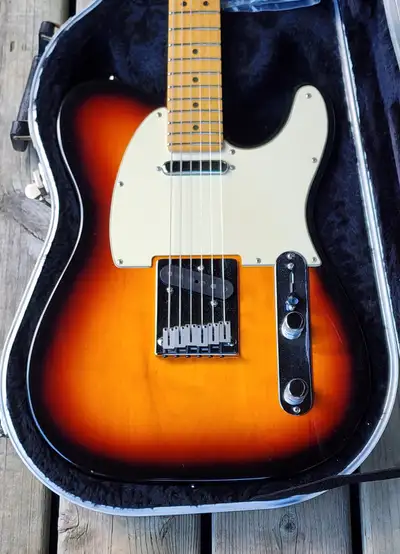Fender American Standard Telecaster Sunburst, Maple Fretboard, View more