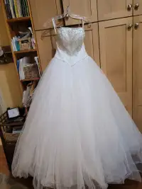 Classic/ball-gown wedding dress