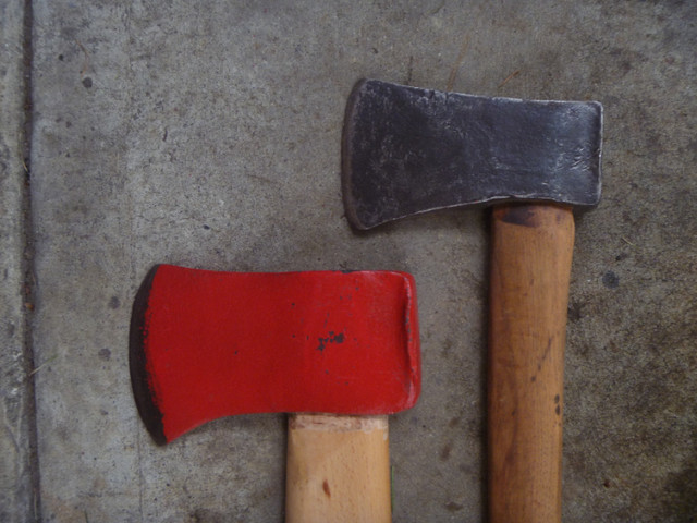Old World steel axes in Hand Tools in Abbotsford - Image 2