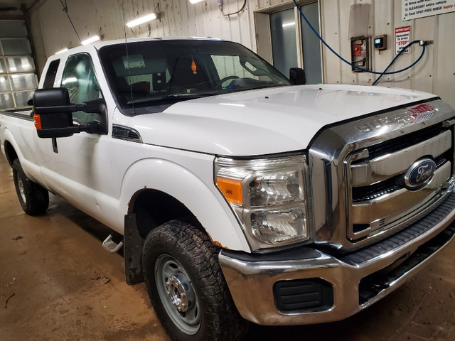 2011 F 350 Super Duty  Ext. Cab  in Cars & Trucks in Lethbridge - Image 4