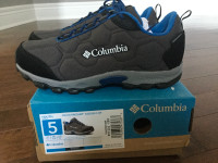 Boys hiker shoes Columbia size 5