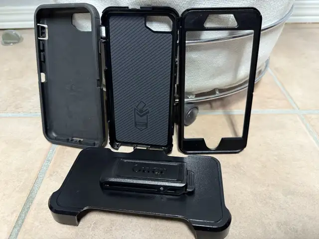 otterbox defender case in Cell Phone Accessories in City of Toronto - Image 5