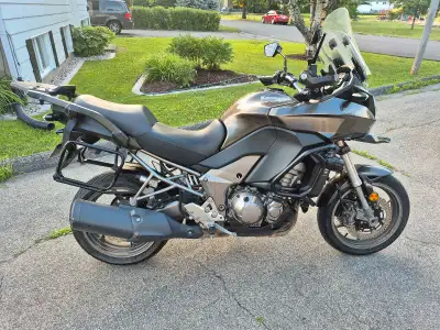 Kawasaki versys 1000 2012 Très propre pour l'année, entretien fait à chaque année ou plus. 76600 km,...