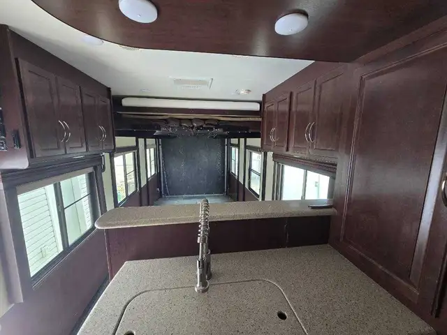 2014 cyclone toy hauler 18ft garage in Travel Trailers & Campers in Lethbridge - Image 4