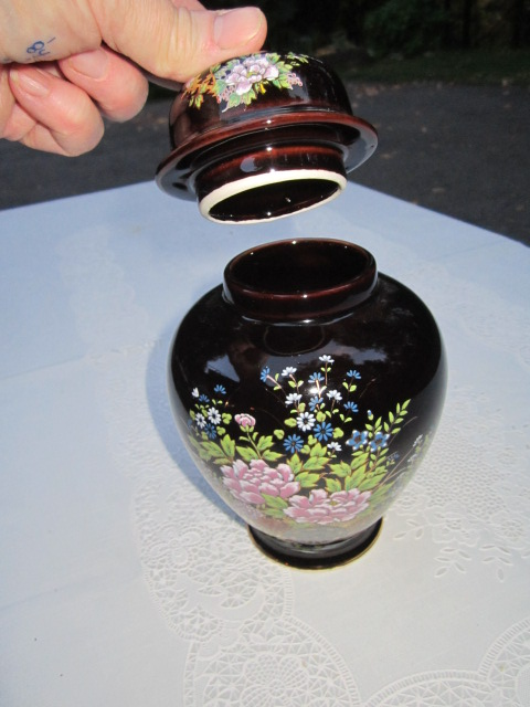 Pretty Urns63735878448515122