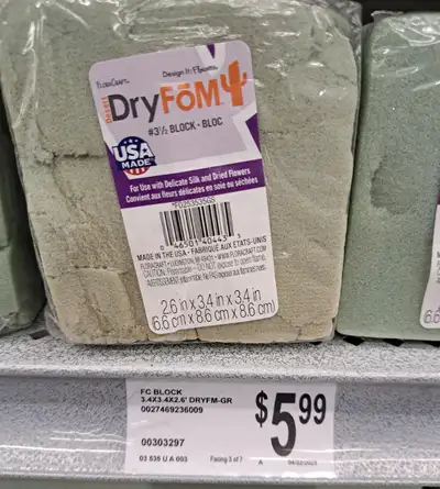 Dry Foam Blocks(25) 3.4 in X 3.4in X 2.6in : -25 blocks (new) -not in wrapping -retail for $5.99 at...
