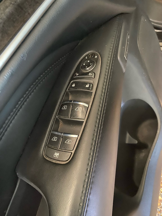 2013 Infiniti JX35 AWD in Cars & Trucks in Edmonton - Image 2