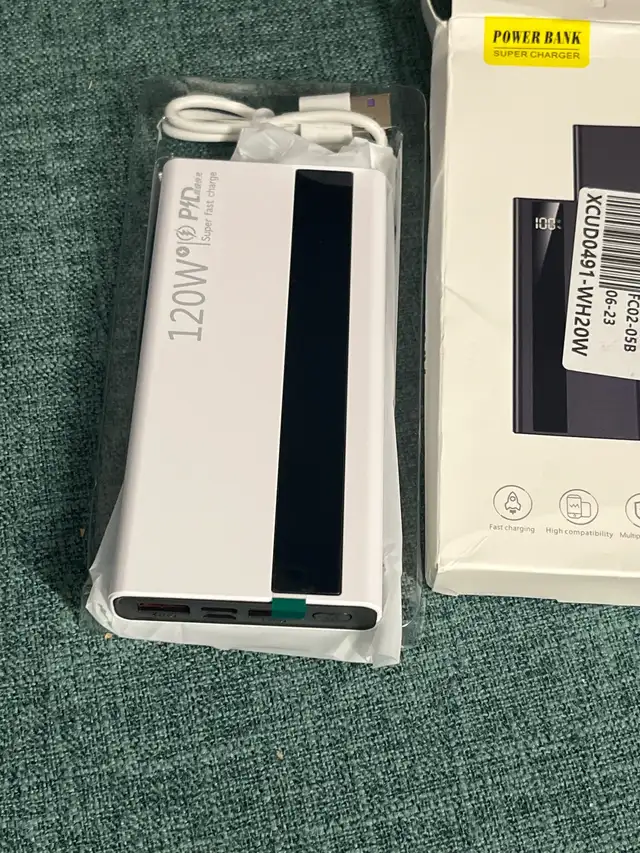 Power Bank in Cell Phone Accessories in Mississauga / Peel Region - Image 5