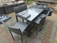 Outdoor table + 5 chairs