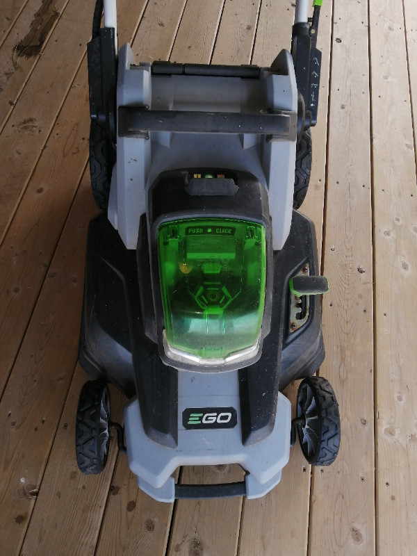 EGO LM2002-P 20"  Cordless Lawn Mower + 1 no. of lithium in Outdoor Tools & Storage in Charlottetown - Image 2