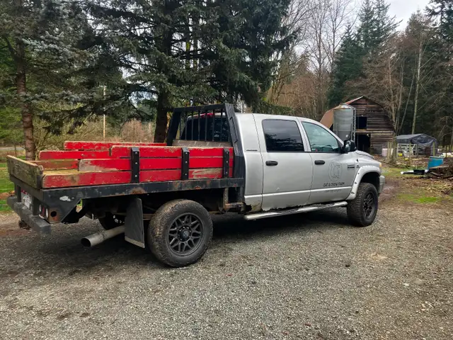 2008 Dodge ram 3500 6.7l mega cab with flat deck in Cars & Trucks in Comox / Courtenay / Cumberland - Image 3