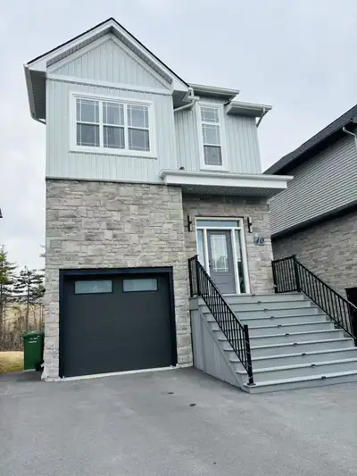【For Rent】Spacious 4 Bedrooms Modern House with Ducted Heat Pump in West Bedford 40 Breaktrail Drive...