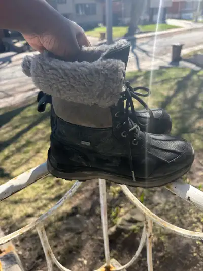 Women uggs size 9, View more