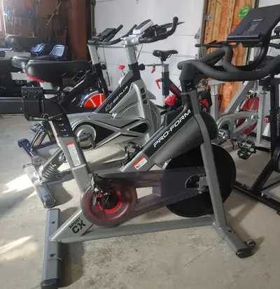 Vélo spinning pro form magnétique 280$ ferme pas négociable, View more