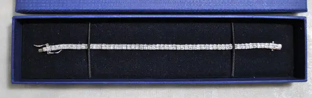 SILVER TENNIS BRACELET in Jewellery & Watches in Ottawa - Image 2